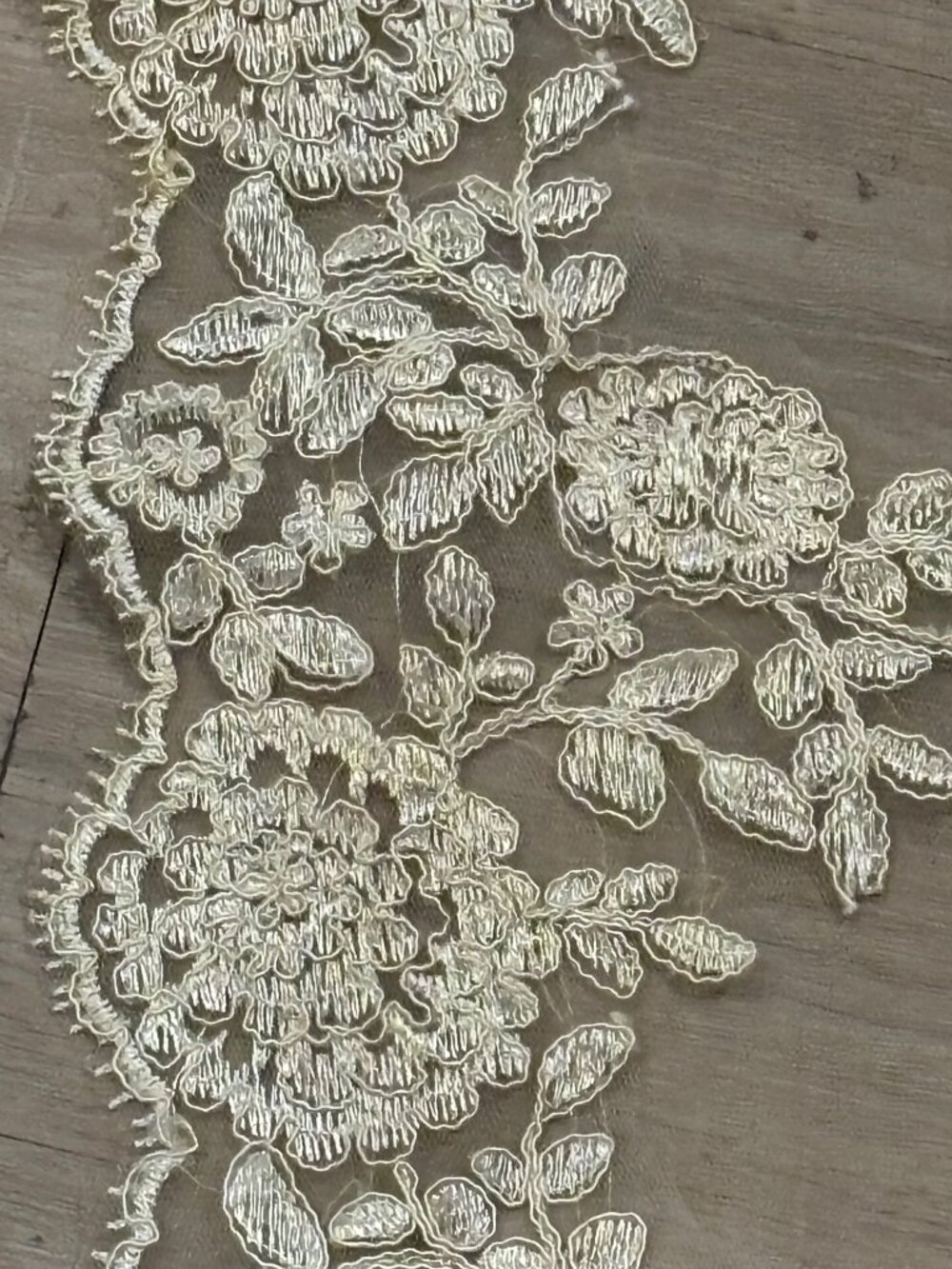 Vintage Champagne Lace Tablecloth 60 x 115 Floral Embroidered Tulle Overlay - Picture 9 of 10